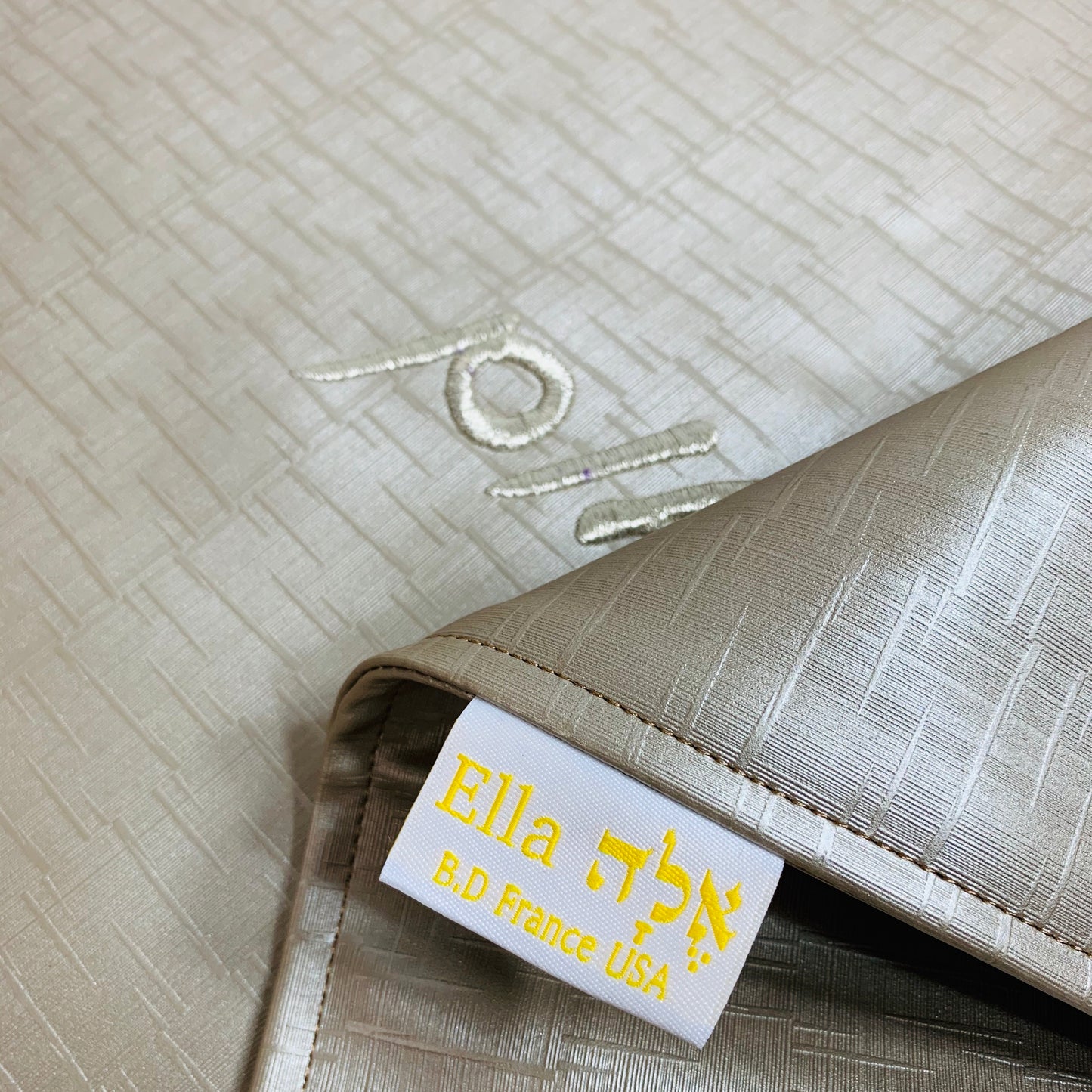Fancy Embroidered Silver Vinyl Challah Cover For Shabbos And Holidays