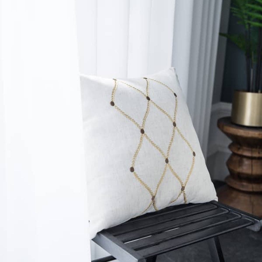 Golden classic embroidered on beautiful soft waterproof linen + 2 Matching pillowcases.