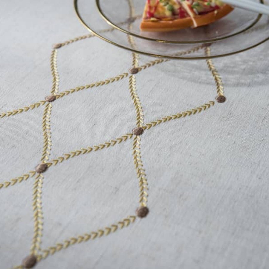 Golden classic embroidered on beautiful soft waterproof linen + 2 Matching pillowcases.