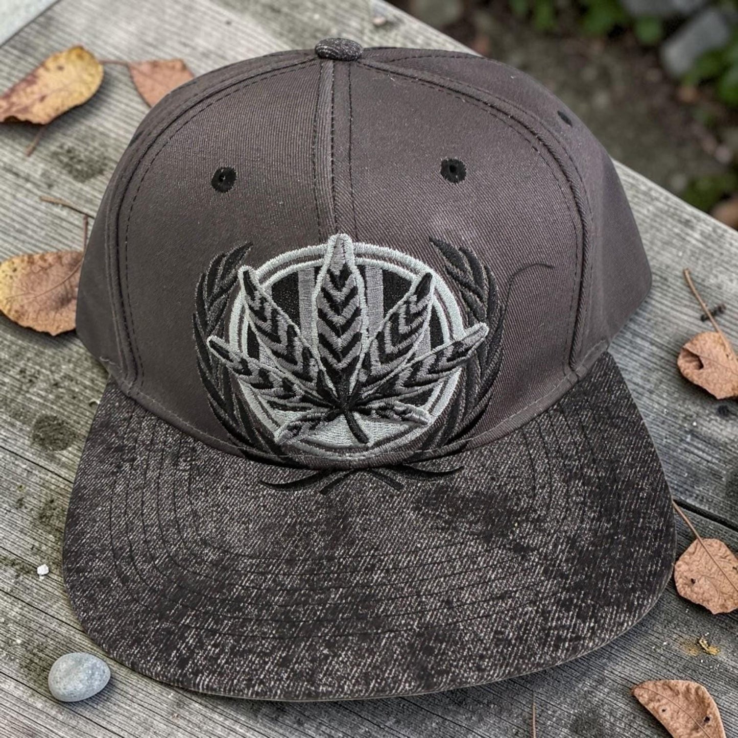 Cannabis Leaf 3D Embroidered Snapback Hat, Weed Leaf Flat Bill Cap, Marijuana Streetwear Hat, Adjustable Hip Hop Hat, Unisex Graphic Cap