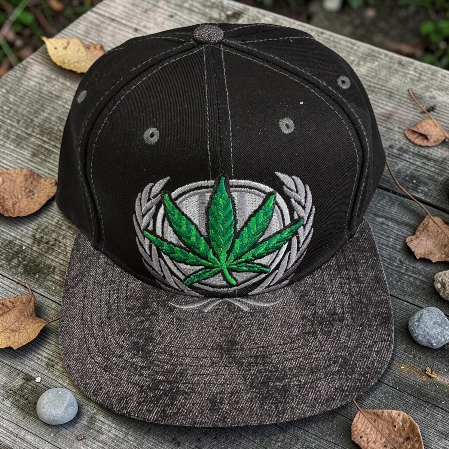 Cannabis Leaf 3D Embroidered Snapback Hat, Weed Leaf Flat Bill Cap, Marijuana Streetwear Hat, Adjustable Hip Hop Hat, Unisex Graphic Cap