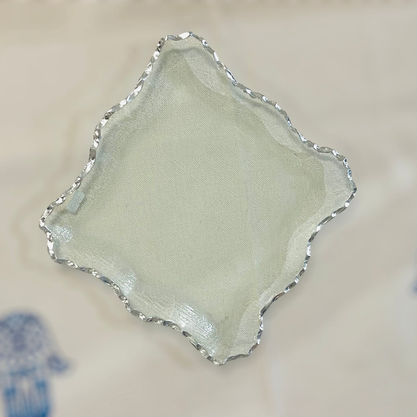 Square serving glass with Silver trim plate